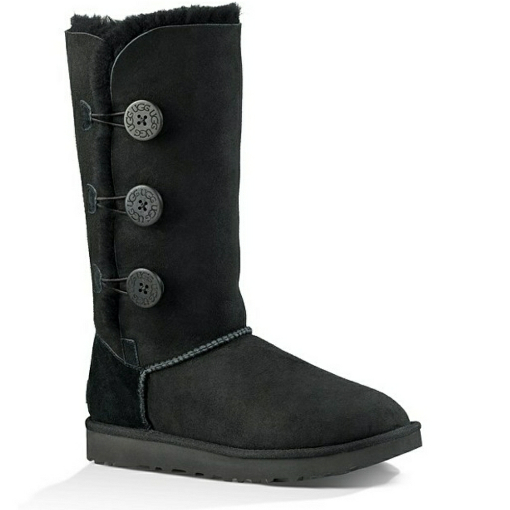 UGGS SIZE 8